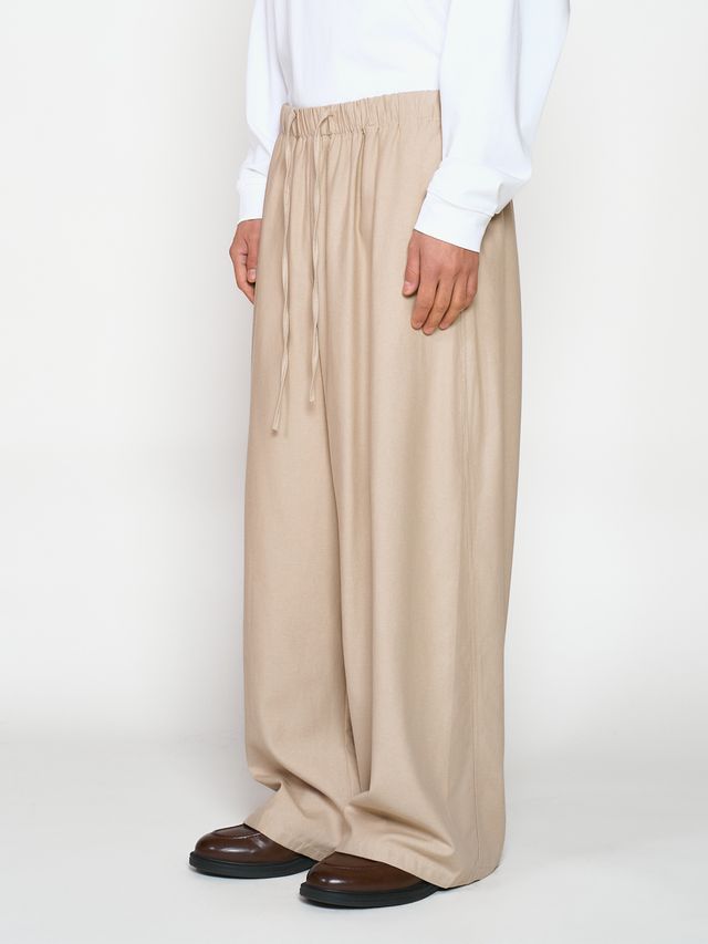 Широкие джинсы на резинке