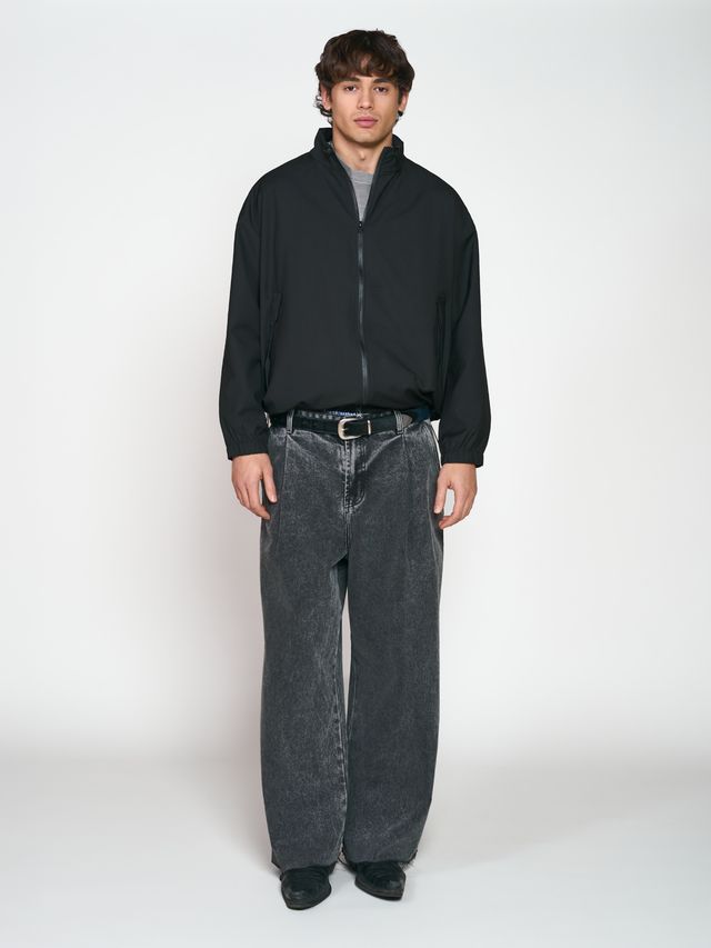 Ветровка с кулисками на воротнике