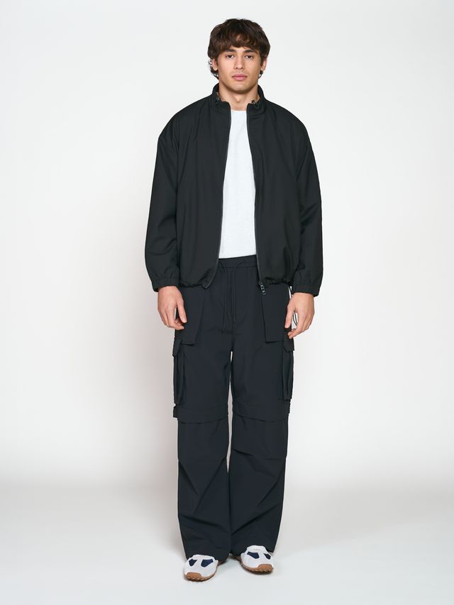 Ветровка с кулисками на воротнике