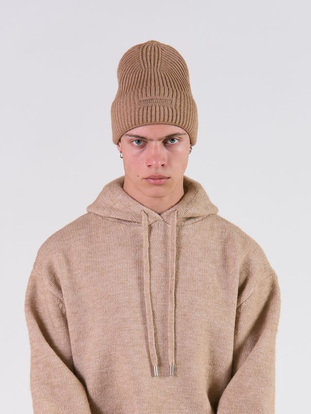 Шапка классическая