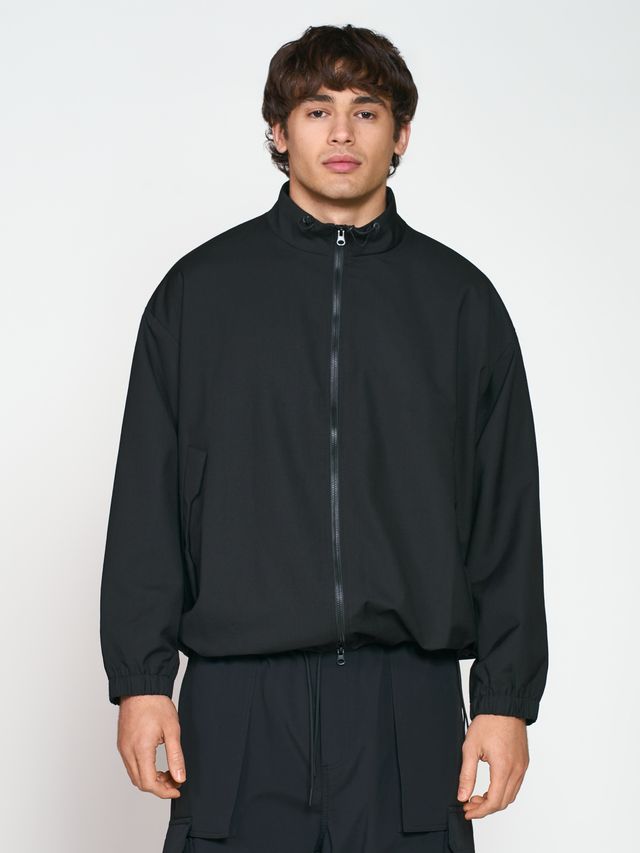 Ветровка с кулисками на воротнике