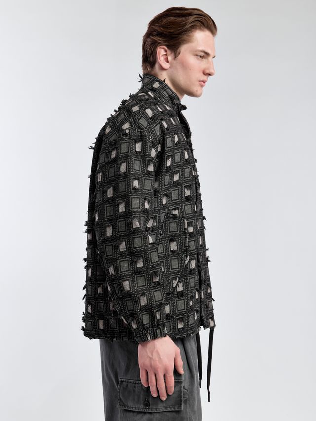 Джинсовый бомбер из фактурной ткани