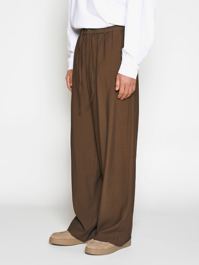 Брюки из легкой костюмной ткани