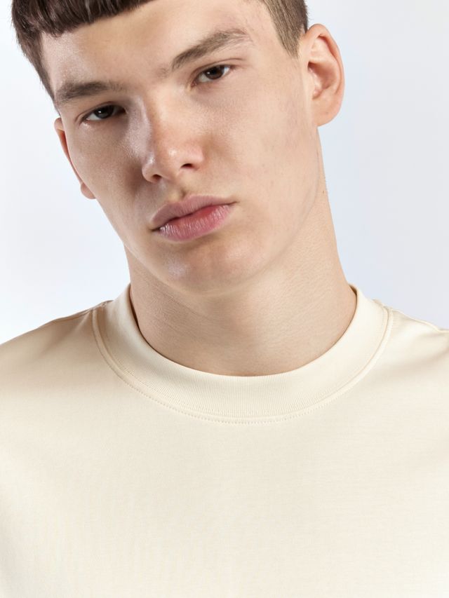 Футболка из смесовой ткани