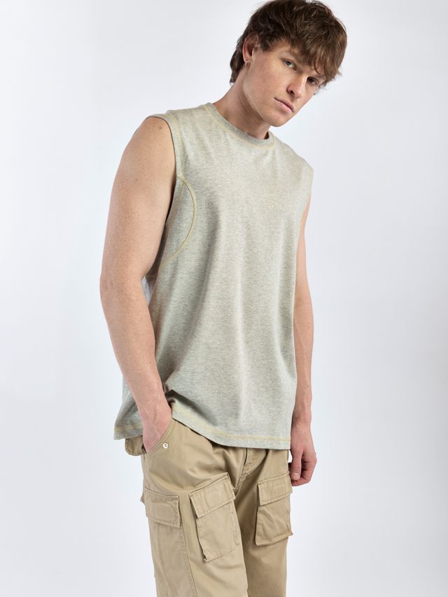 Майка с контрастными швами