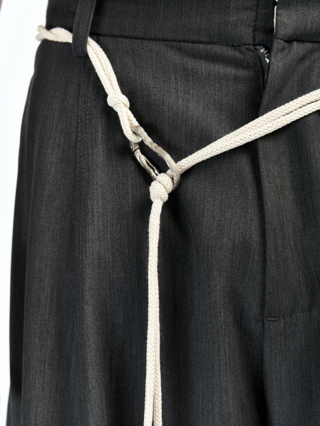 Брюки О-силуэта с поясом на карабине