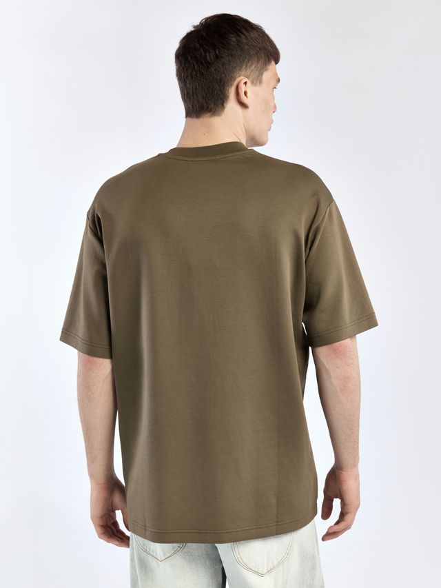 Футболка с нашивкой в виде сердца