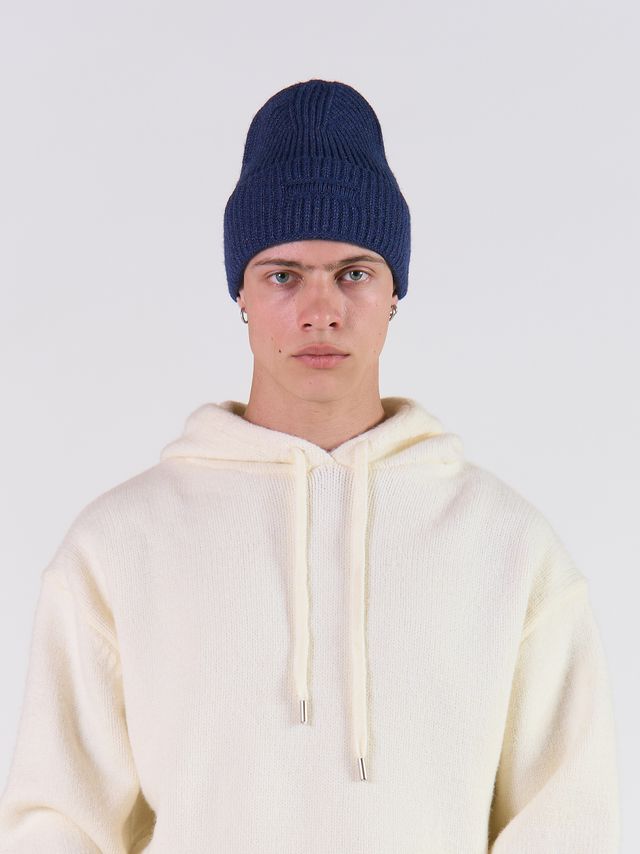 Шапка классическая