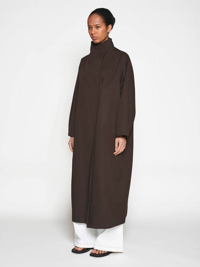 Плащ О-силуэта с высоким воротом