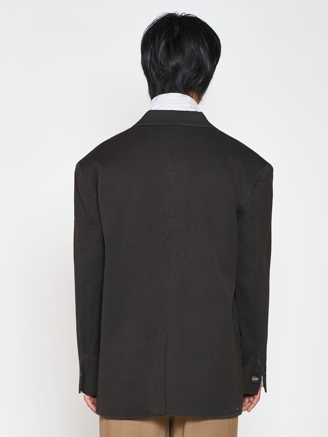 Пиджак строгого кроя