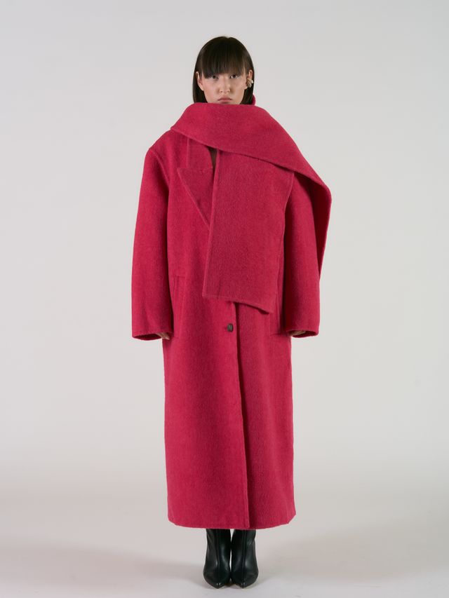 Пальто с шарфом