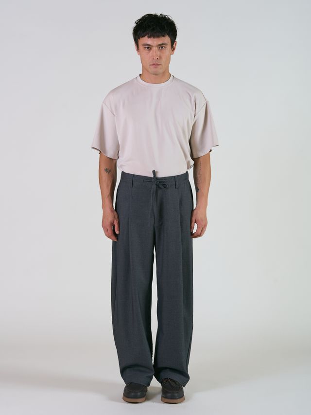 Брюки Sleek Fit