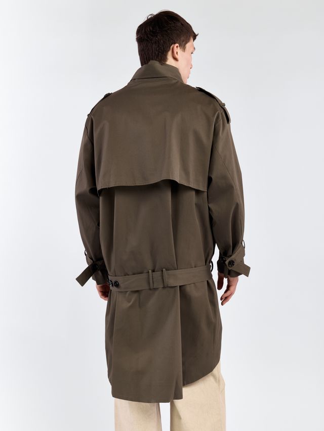 Асимметричный тренч с заниженным поясом