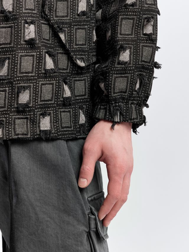 Джинсовый бомбер из фактурной ткани