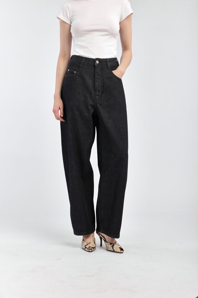 Джинсы широкого кроя