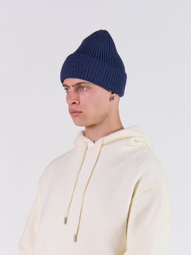 Шапка классическая