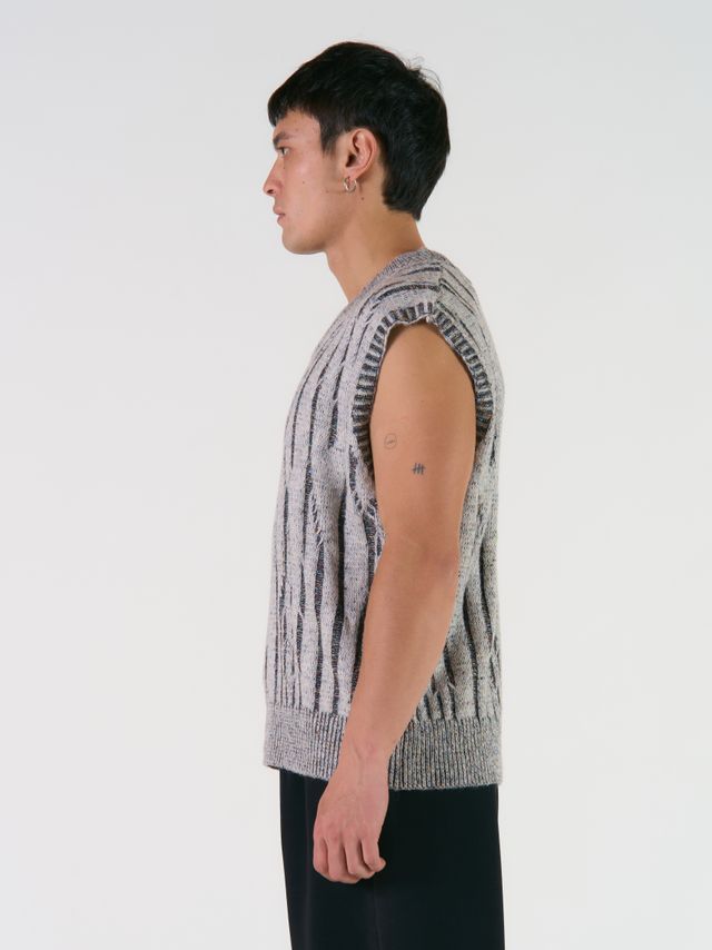 Жилет с V-образным вырезом