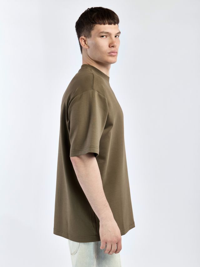 Футболка с нашивкой в виде сердца