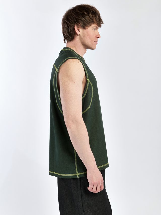 Майка с контрастными швами