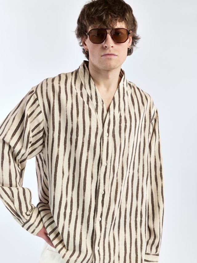 Рубашка с V-образным вырезом