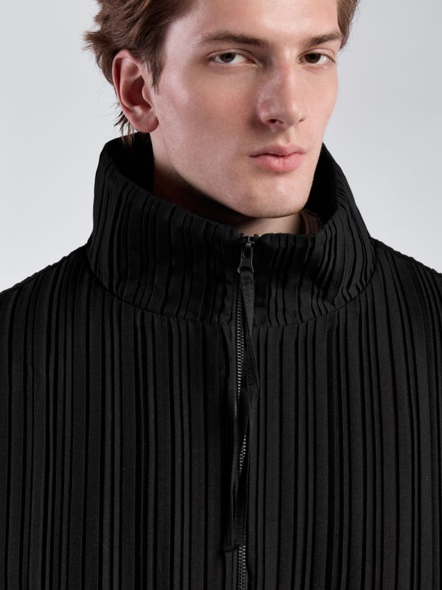 Куртка в рубчик с воротником-стойкой