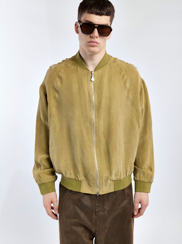 Бомбер из лиоцелла с велюровым эффектом