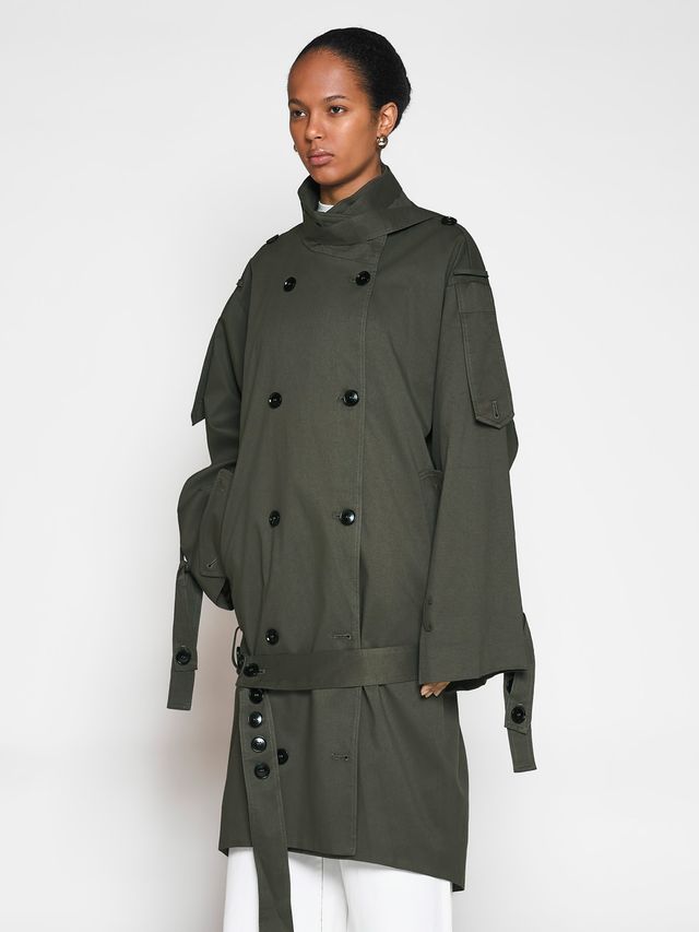 Асимметричный тренч с заниженным поясом