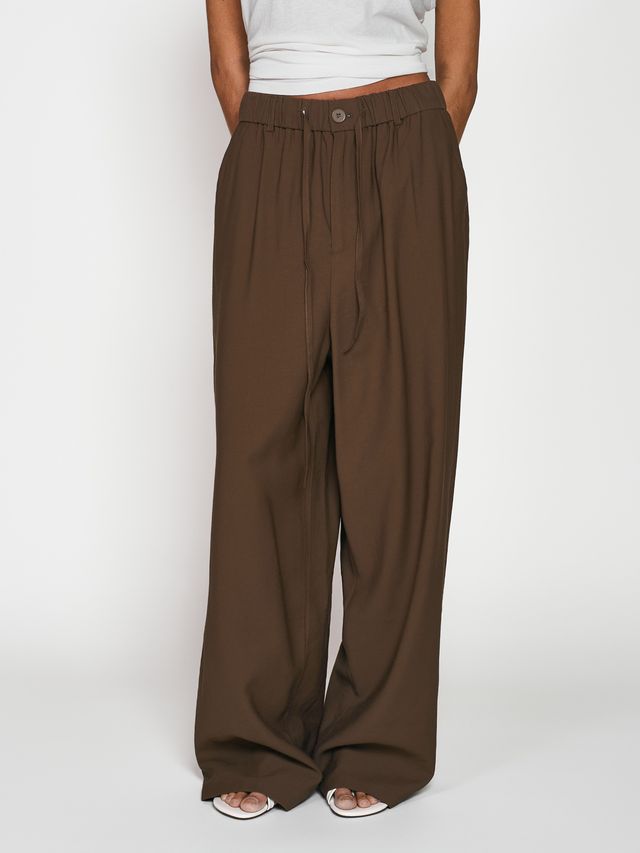 Брюки из легкой костюмной ткани