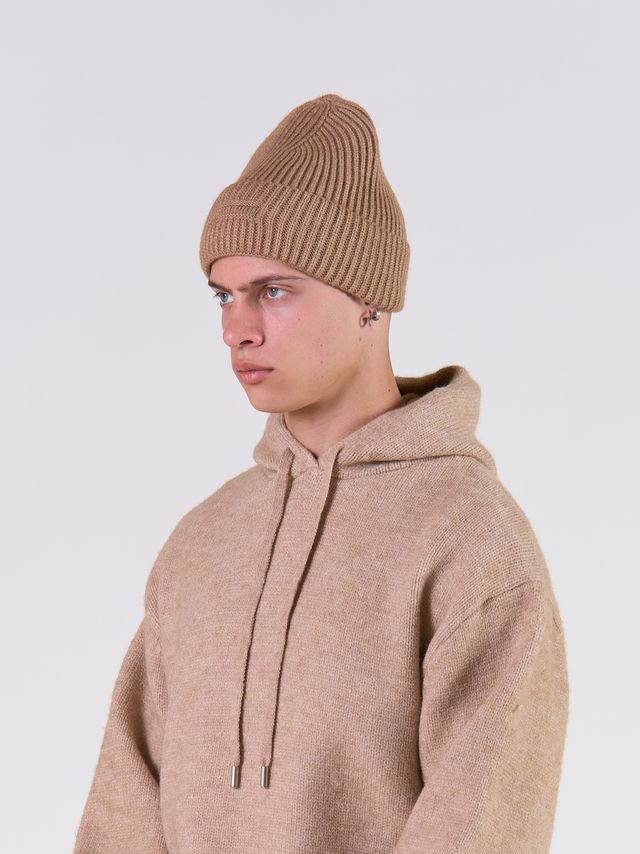 Шапка классическая