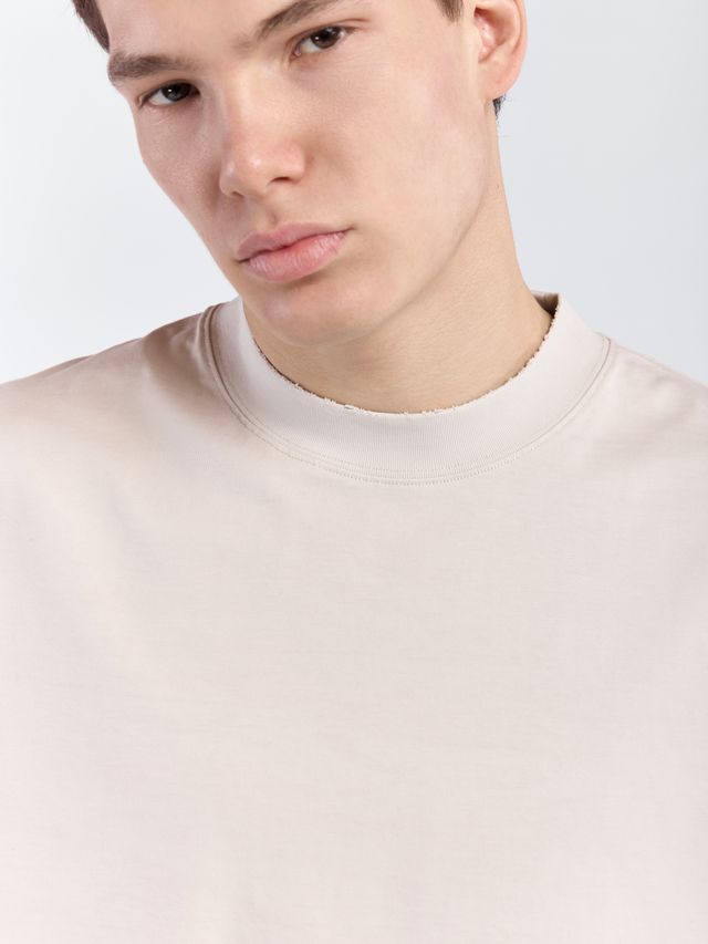 Футболка с необработанными краями