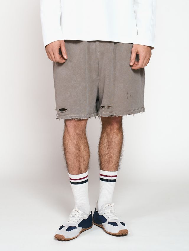 Шорты с необработанным краем и разрезами