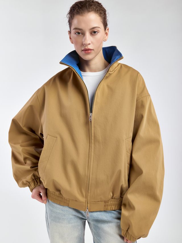 Куртка с воротником-стойкой укороченного кроя