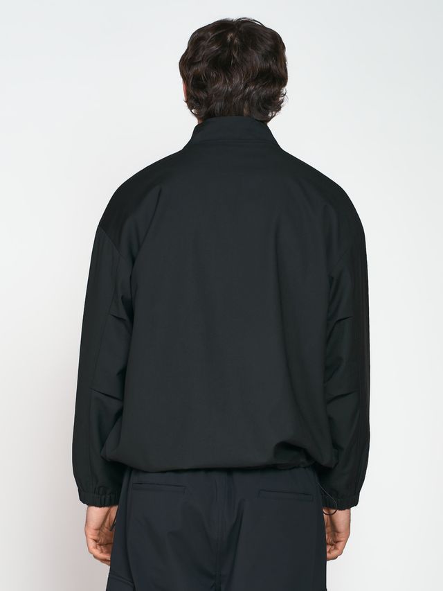 Ветровка с кулисками на воротнике