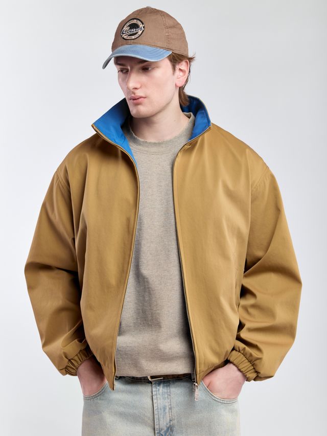 Куртка с воротником-стойкой укороченного кроя