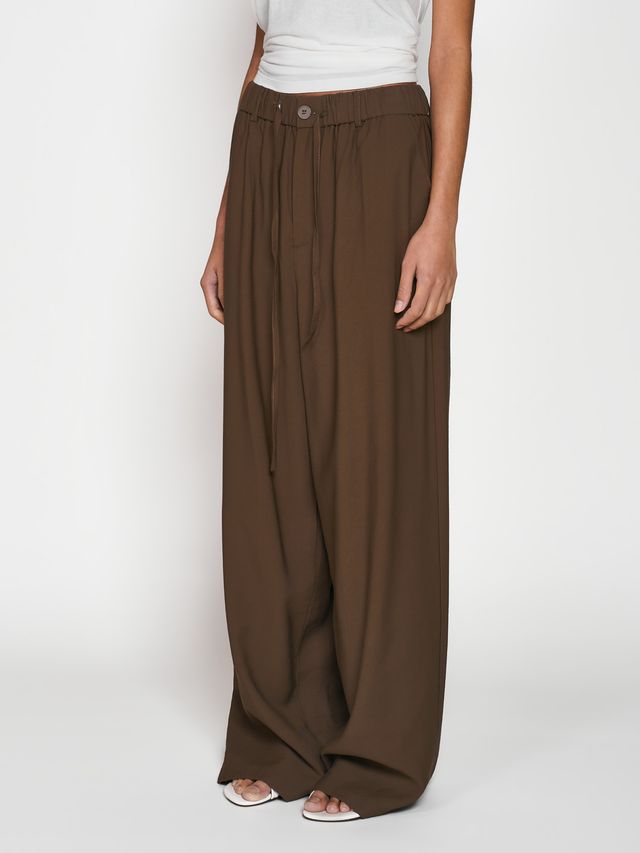 Брюки из легкой костюмной ткани