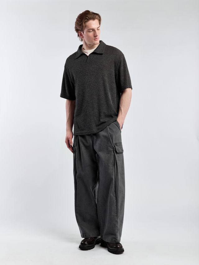 Поло с акцентной пуговицей