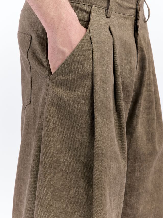 Джинсы О-силуэта с защипами