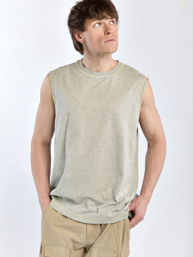 Майка с контрастными швами