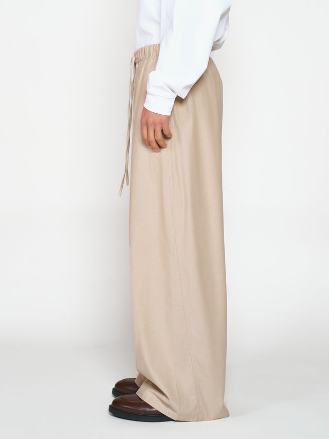 Широкие джинсы на резинке