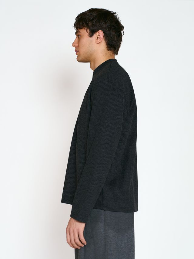 Лонгслив Yoru