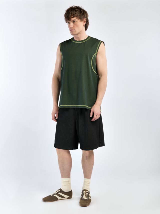 Майка с контрастными швами