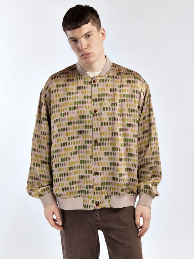 Бомбер из атласа с цветочным принтом