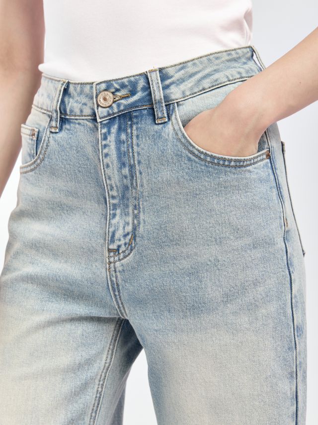 Джинсы свободного кроя