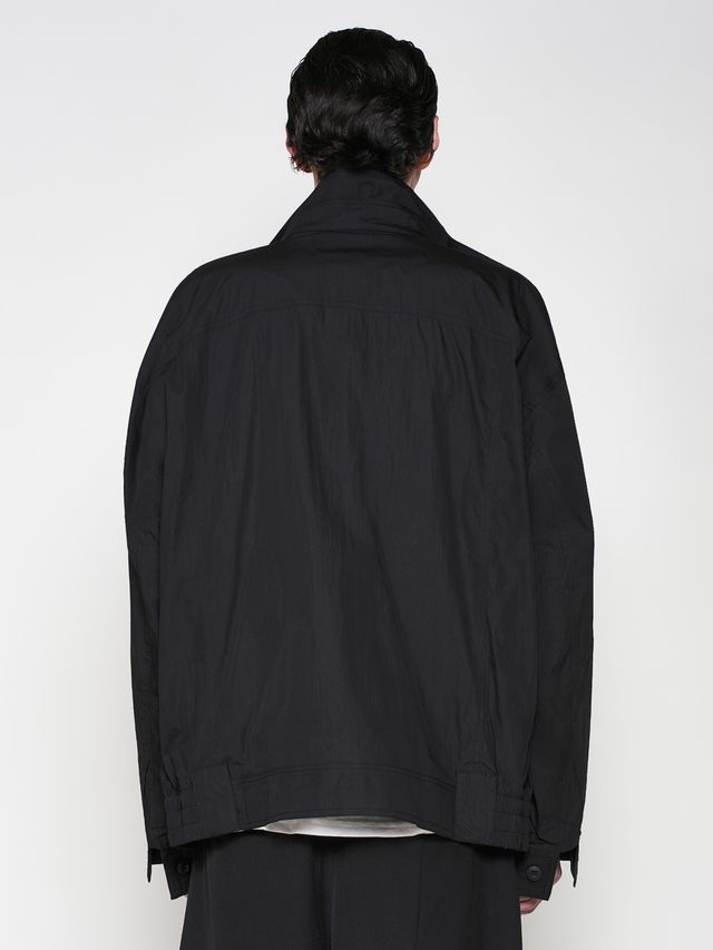 Легкая куртка с воротом стойка