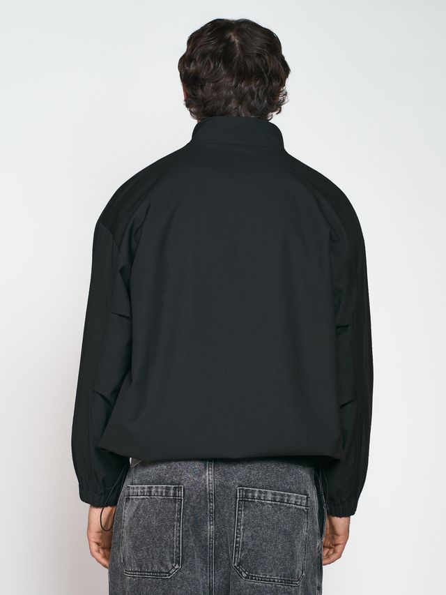 Ветровка с кулисками на воротнике