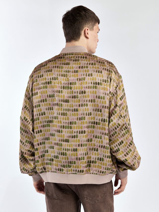 Бомбер из атласа с цветочным принтом