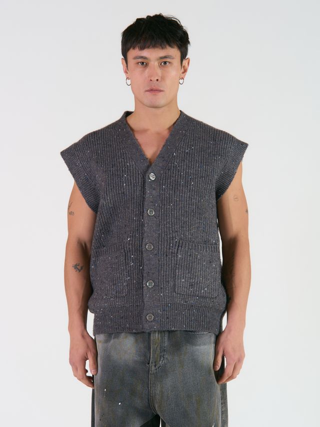 Жилет на пуговицах