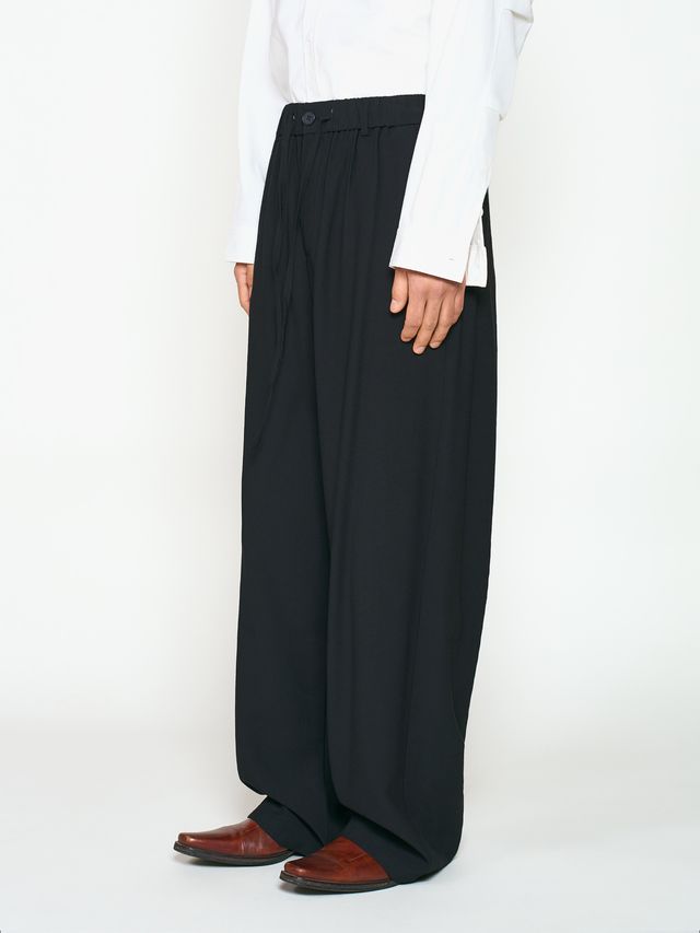 Брюки из легкой костюмной ткани