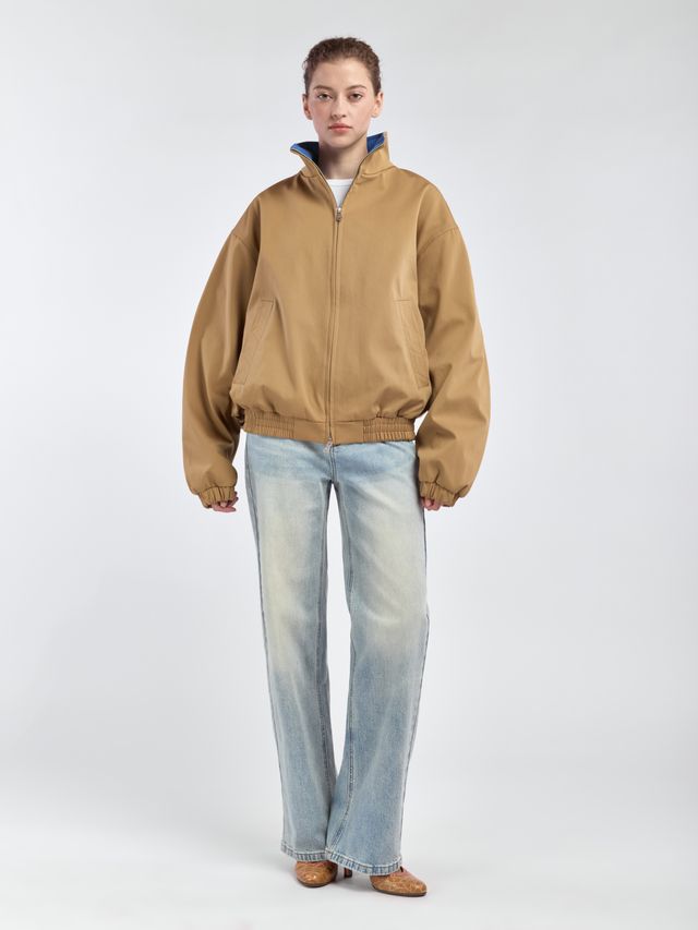 Куртка с воротником-стойкой укороченного кроя