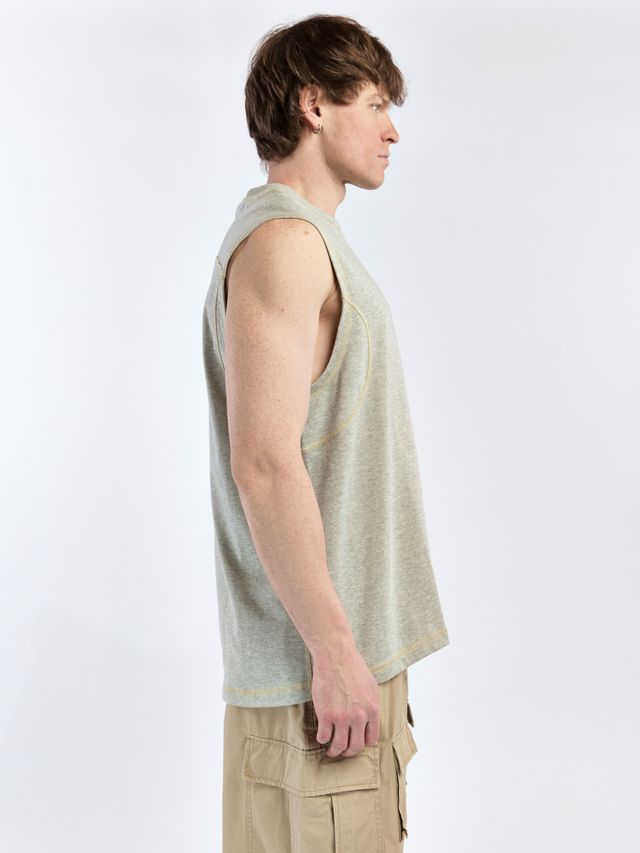 Майка с контрастными швами